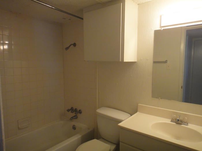 Bonaventure Apartment Bathroom